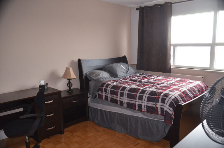 Spacious bedroom in three bedroom apartment near Keele & Wilson - Humber River Apartments