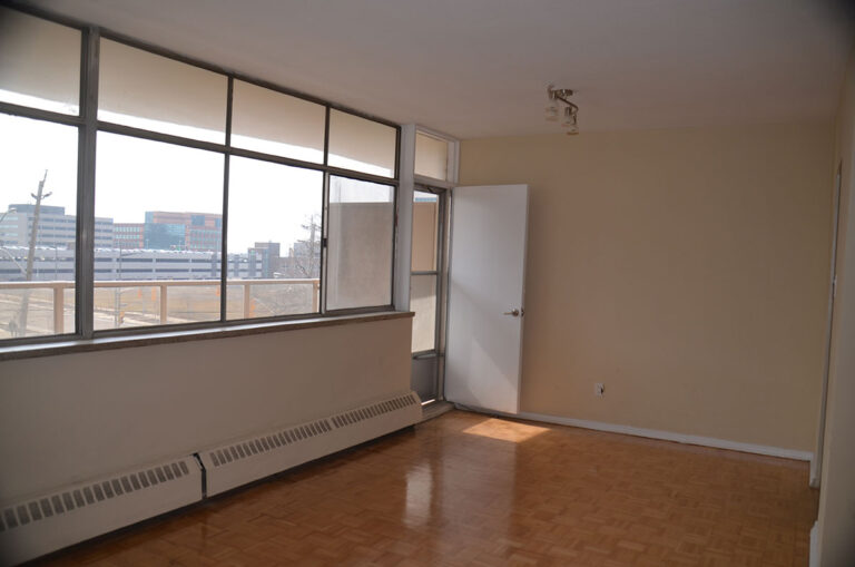 Three bedroom apartment with balcony near Keele & Wilson - Humber River Apartments