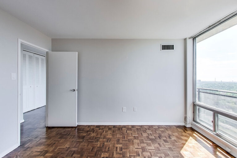 Bright & spacious bedroom in one bedroom apartment - The Summerhill at Yonge & St. Clair